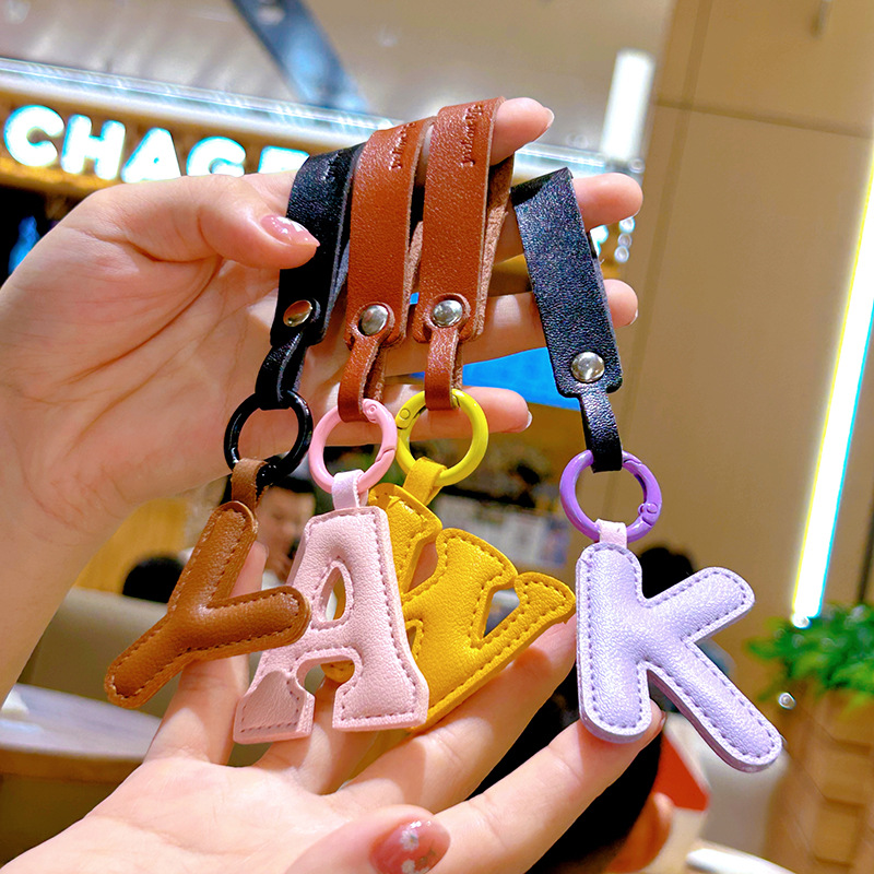 Креативные брелки из искусстве – обзор и цена Monogram Keychain Leather
